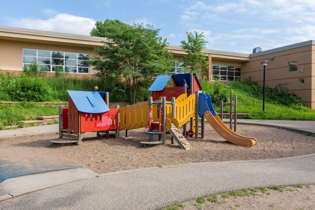 2911 W 54th Street, Minneapolis, MN 55410