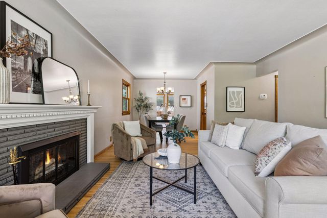 2911 W 54th Street, Minneapolis, MN 55410