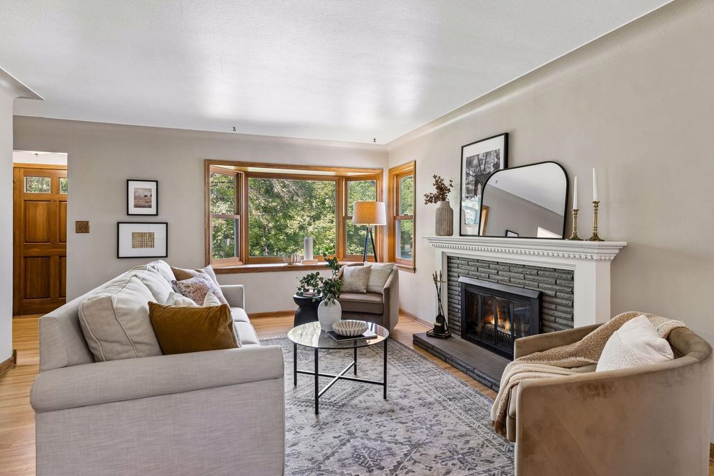 2911 W 54th Street, Minneapolis, MN 55410 — exterior