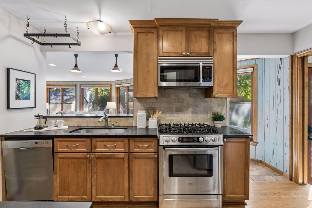 2911 W 54th Street, Minneapolis, MN 55410 — photo 4