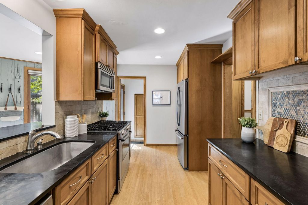 2911 W 54th Street, Minneapolis, MN 55410 — photo 5