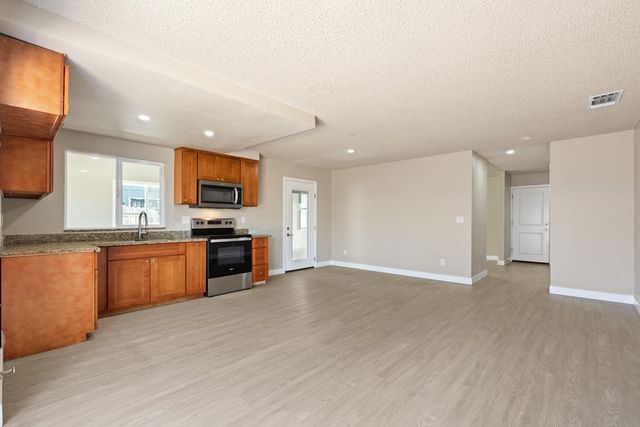 7653 Skiros Way, Sacramento, CA 95823