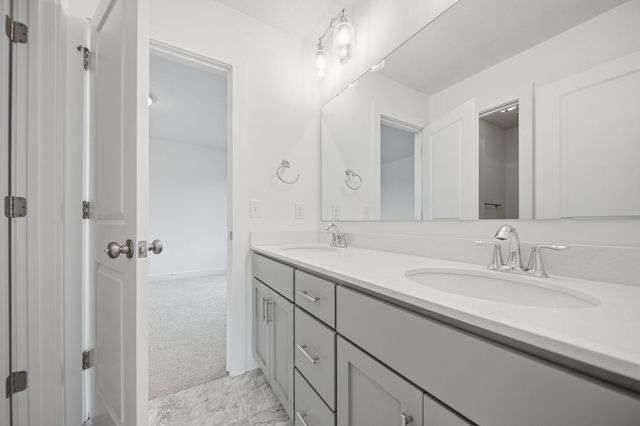 5822 130th Lane N, Hugo, MN 55038