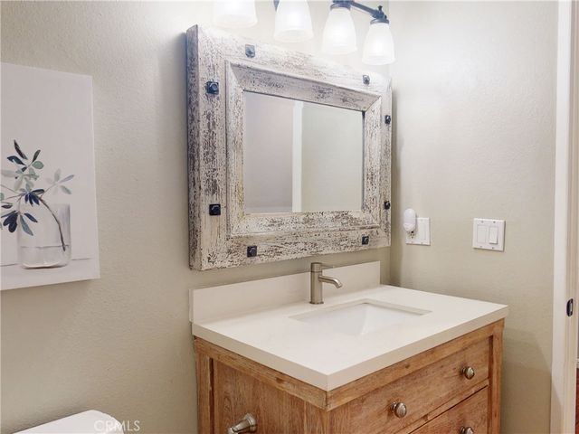 22332 Savona, Laguna Hills, CA 92653