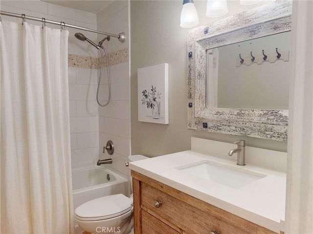 22332 Savona, Laguna Hills, CA 92653