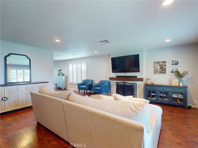 22332 Savona, Laguna Hills, CA 92653