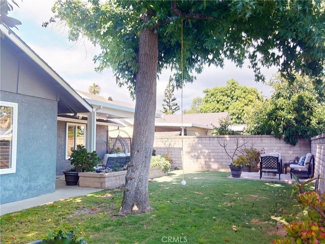 22332 Savona, Laguna Hills, CA 92653