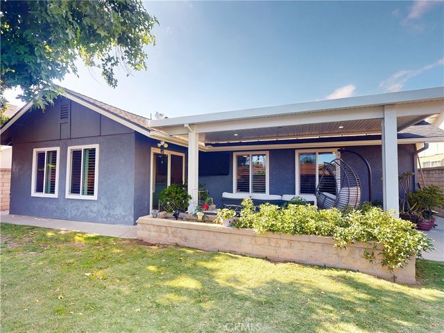 22332 Savona, Laguna Hills, CA 92653