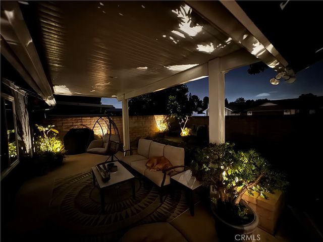 22332 Savona, Laguna Hills, CA 92653