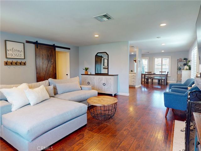 22332 Savona, Laguna Hills, CA 92653