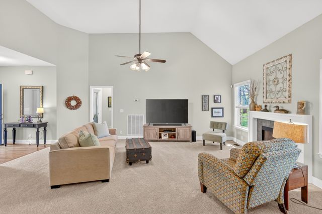 1307 John Hood Dr, Rockvale, TN 37153