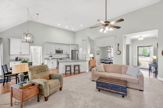 1307 John Hood Dr, Rockvale, TN 37153