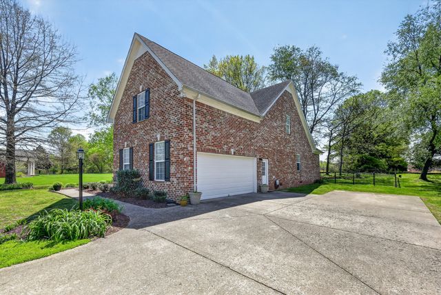 1307 John Hood Dr, Rockvale, TN 37153