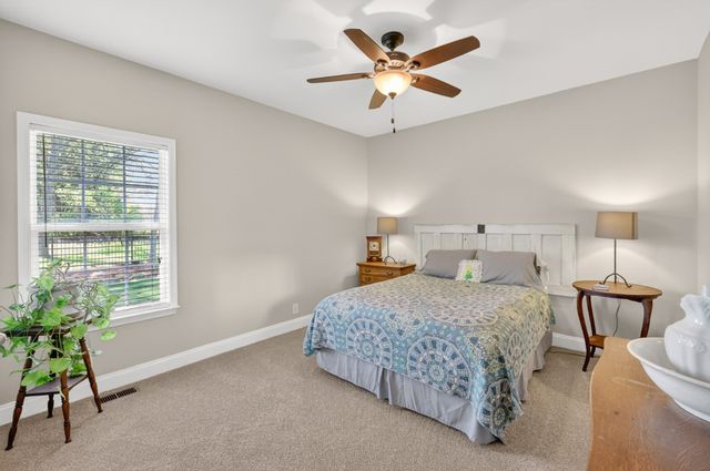 1307 John Hood Dr, Rockvale, TN 37153