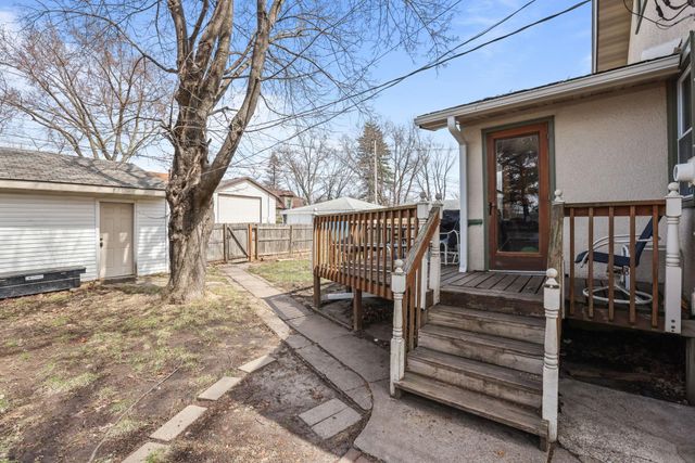 1821 Case Avenue E, Saint Paul, MN 55119