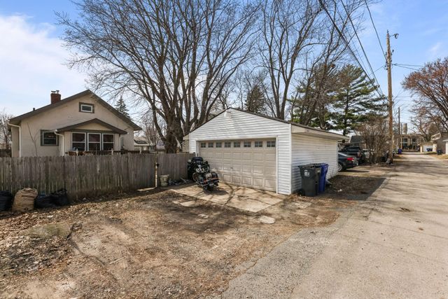 1821 Case Avenue E, Saint Paul, MN 55119