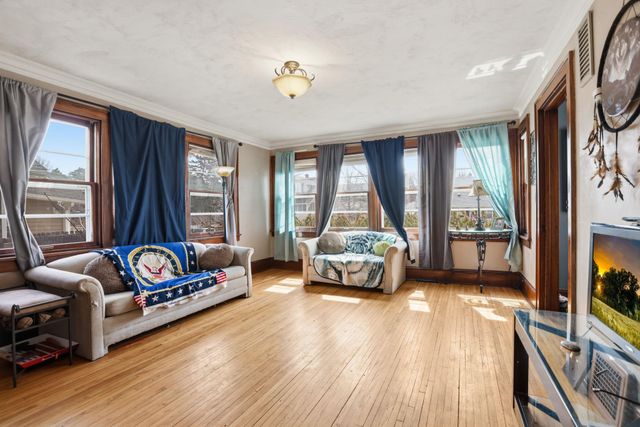 1821 Case Avenue E, Saint Paul, MN 55119