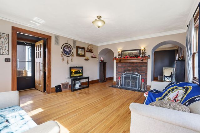 1821 Case Avenue E, Saint Paul, MN 55119