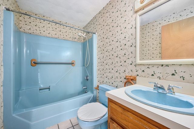 44 Antone Ave, Falmouth, MA 02536