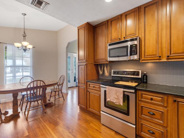 1304 32nd Avenue SW, Vero Beach, FL 32968