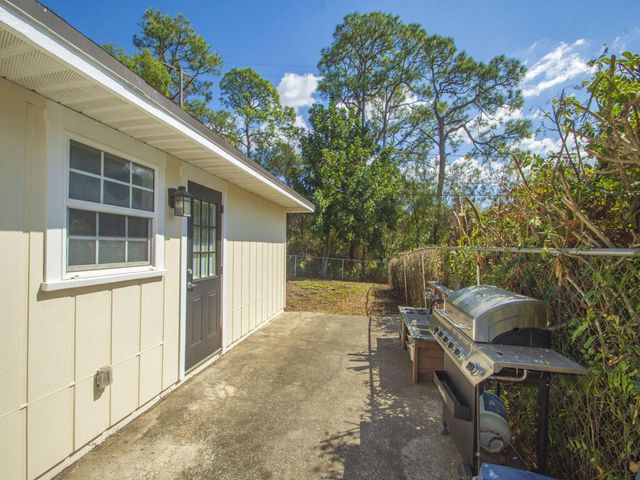 1304 32nd Avenue SW, Vero Beach, FL 32968