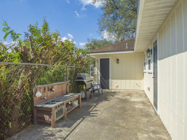 1304 32nd Avenue SW, Vero Beach, FL 32968