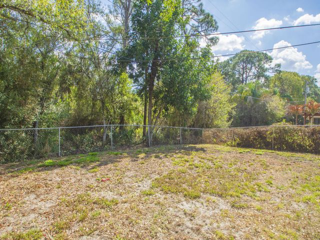 1304 32nd Avenue SW, Vero Beach, FL 32968