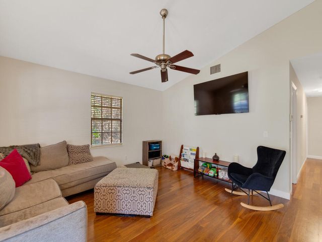 1304 32nd Avenue SW, Vero Beach, FL 32968