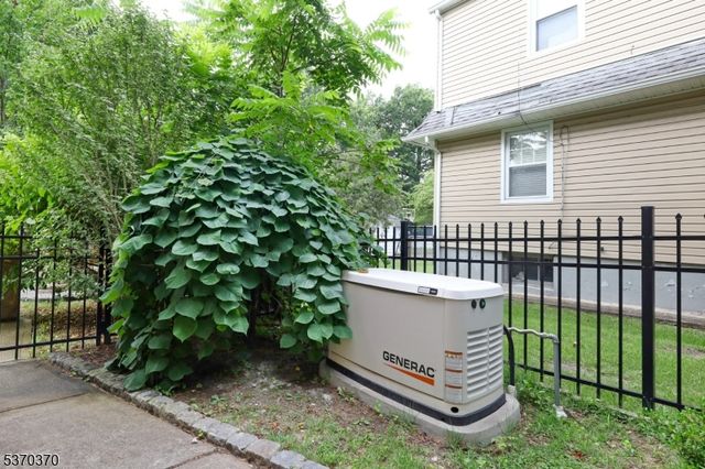 406 Dixie Ave, Hawthorne Boro, NJ 07506