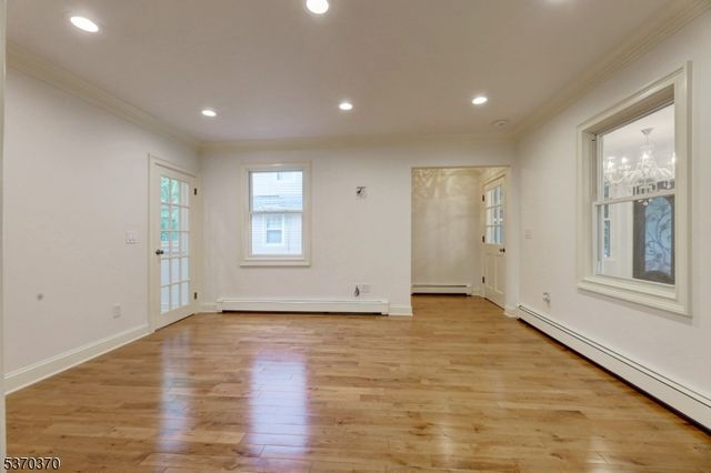 406 Dixie Ave, Hawthorne Boro, NJ 07506