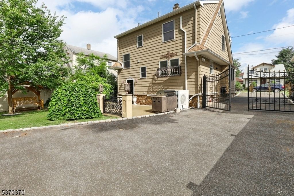 406 Dixie Ave, Hawthorne Boro, NJ 07506