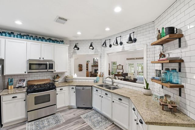 7622 Cypress Dr, Humble, TX 77396