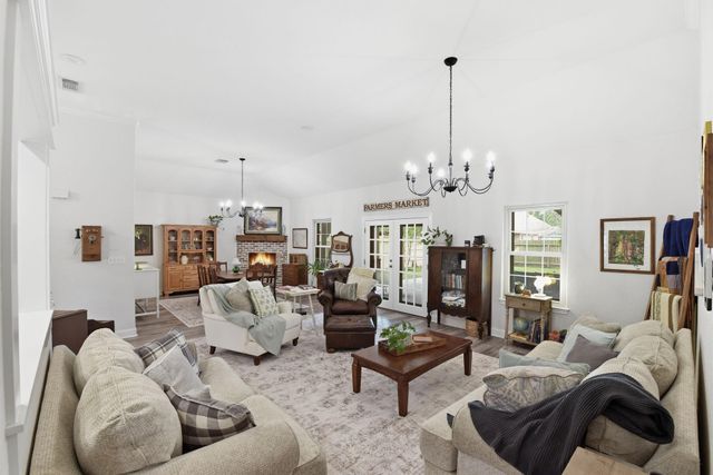 7622 Cypress Dr, Humble, TX 77396