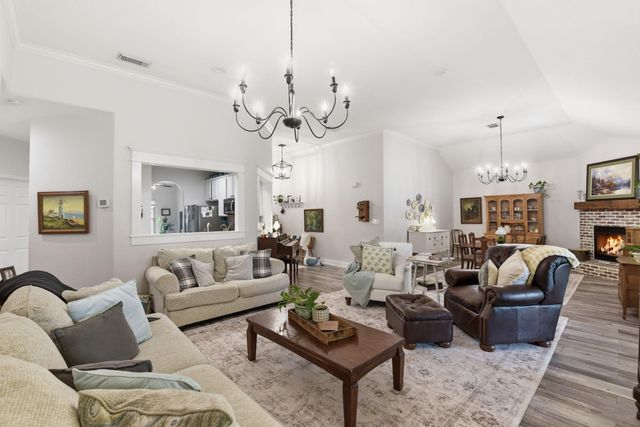 7622 Cypress Dr, Humble, TX 77396