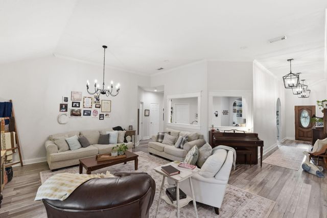 7622 Cypress Dr, Humble, TX 77396