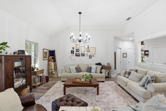 7622 Cypress Dr, Humble, TX 77396