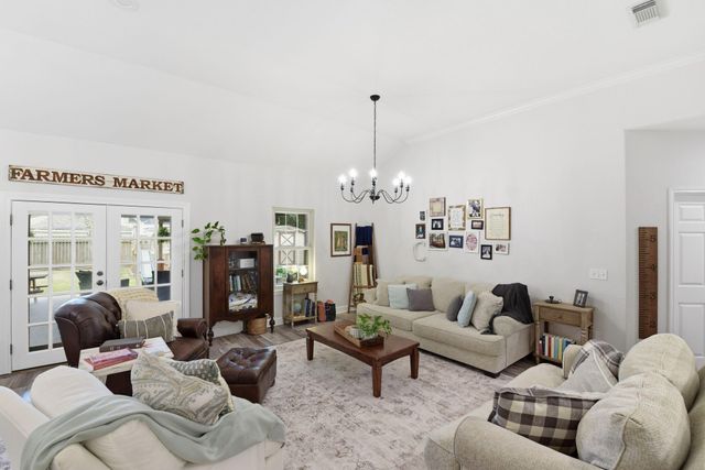 7622 Cypress Dr, Humble, TX 77396