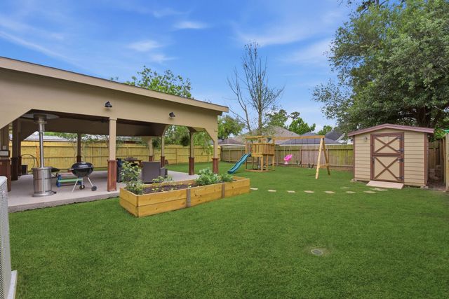 7622 Cypress Dr, Humble, TX 77396