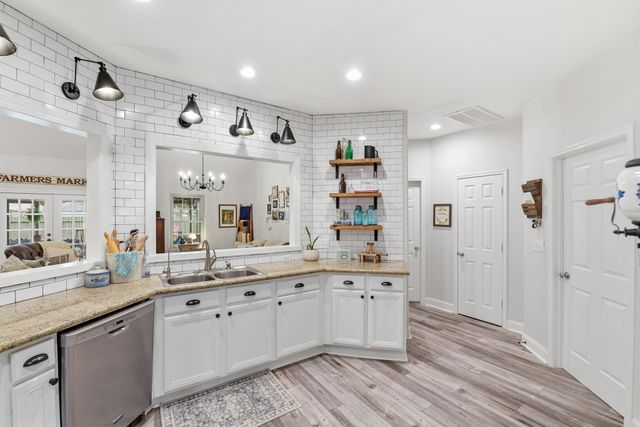 7622 Cypress Dr, Humble, TX 77396