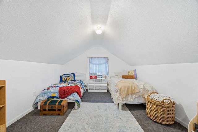 1915 C Avenue, Cedar Rapids, IA 52402