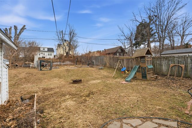 1915 C Avenue, Cedar Rapids, IA 52402