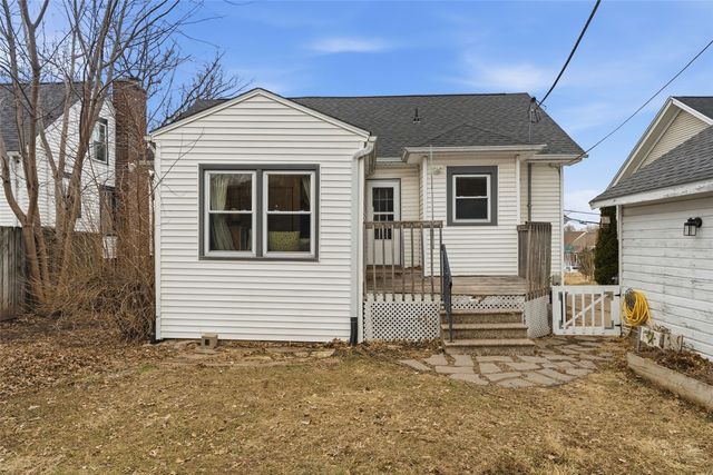 1915 C Avenue, Cedar Rapids, IA 52402