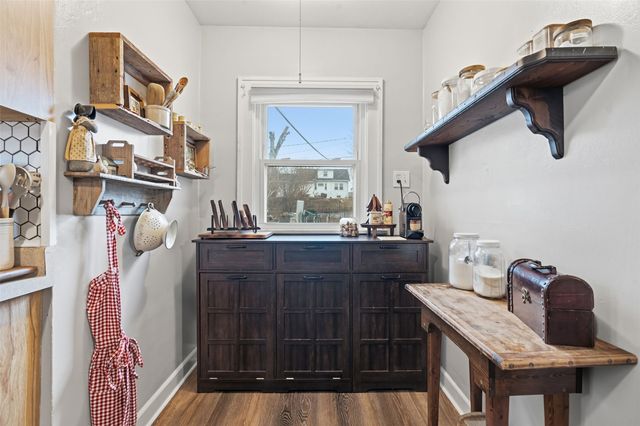 1915 C Avenue, Cedar Rapids, IA 52402