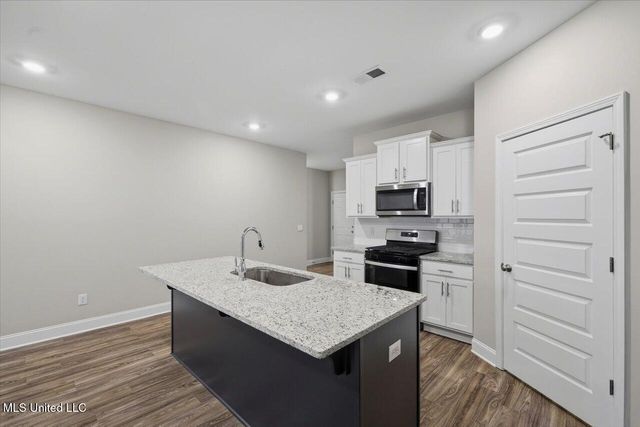 211 Serenity Lake Drive, Pearl, MS 39208