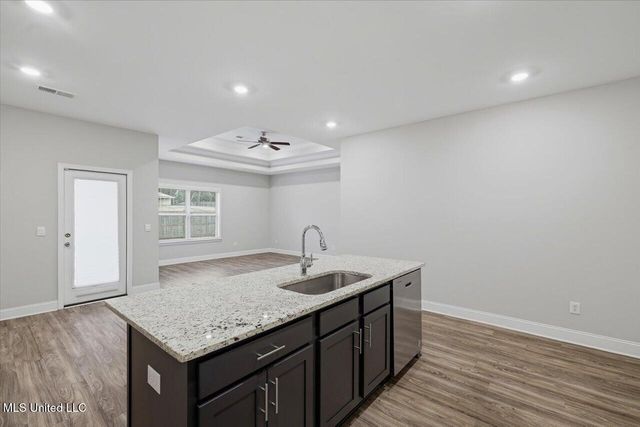 211 Serenity Lake Drive, Pearl, MS 39208