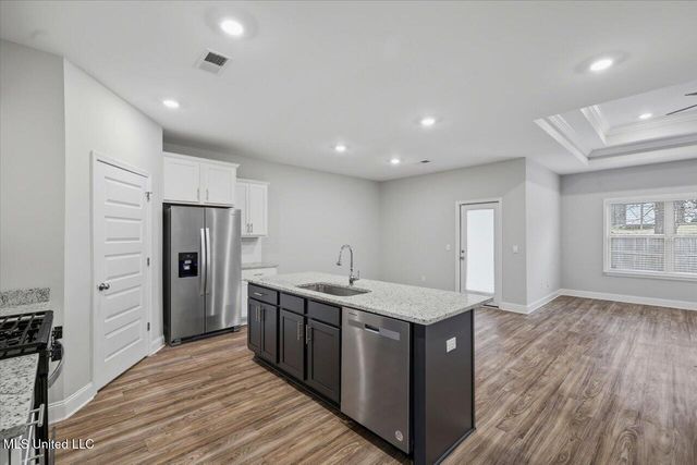 211 Serenity Lake Drive, Pearl, MS 39208