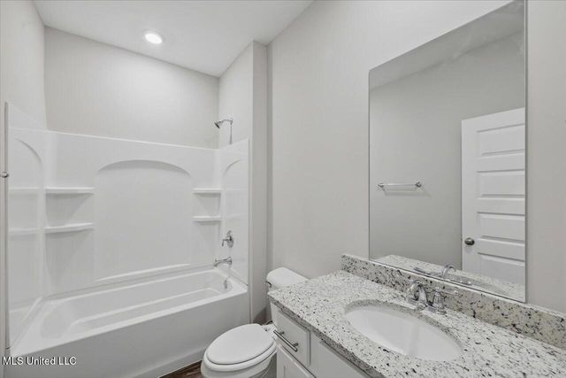 211 Serenity Lake Drive, Pearl, MS 39208