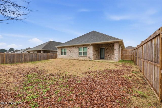 211 Serenity Lake Drive, Pearl, MS 39208