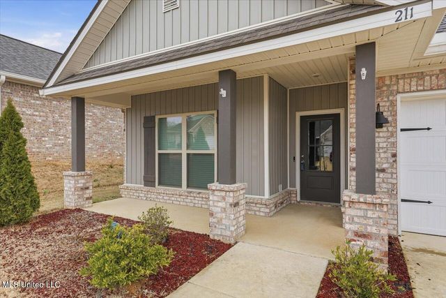 211 Serenity Lake Drive, Pearl, MS 39208