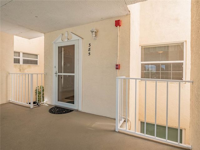 385 Grove Isle Circle 385, Vero Beach, FL 32962